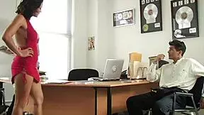 Азиатска млада на 18+ се развихря в ретро пародия чукане сцена