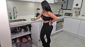 This horny Colombian seduces the plumber for a wild ride! 😜