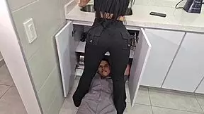 This horny Colombian seduces the plumber for a wild ride! 😜