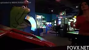 this hot teen gives an amazing outdoor blowjob