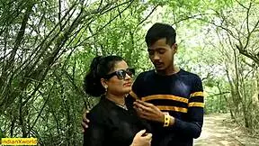 Indian Desi Beautiful Bhabhi Enjoys Rough Outdoor Sex with Passion