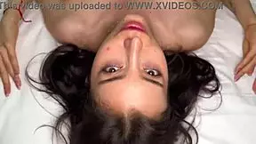 Strakke kut debutante kreunt en spuit bij Maximo Garcia's grote lul die haar kut boort 😍