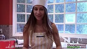 Amateur teen at party spits cum after blowjob in high definition reality