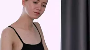 I fucked that skinny ballerina standing in the gym and creampied her