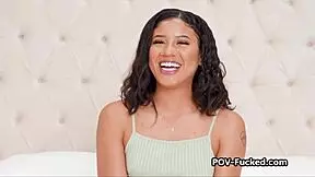 Kıvırcık Ebony Acemi Kastingte Yarak Sütler