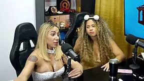 A NOVINHA SAFADA SHOWED HER ASS AND WINKED AT THE CAMERA, WHAT DOES SHE DESERVE?!