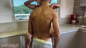 Sexo Caseiro Na Cozinha - Pegou Fazendo Comida E Fui Comida Gostoso