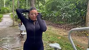 Întâlnire cu un străin în aventura parcului public