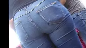 i spotted a culona in tight jeans on the street, her big candid ass hidden but so tempting 😍