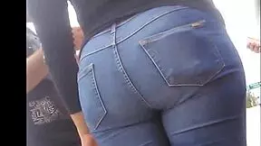 i spotted a culona in tight jeans on the street, her big candid ass hidden but so tempting 😍