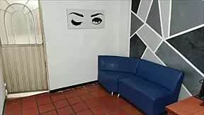 ver a mi hermanastra masturbándose sola cuando llego a visitarla no era parte del plan pero no me pude resistir y me corrí en ella - porno en ruso