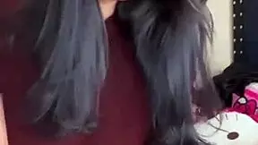 This Hot Mature Babe Teases On Webcam With Her Wet Pussy After Solo Play