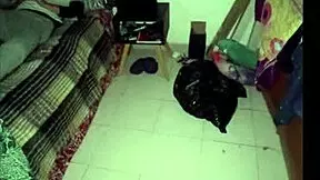 madrastra mexicana chichona convinces hijastro estudiante watching tv in his room, horny for homemade milf amateur action