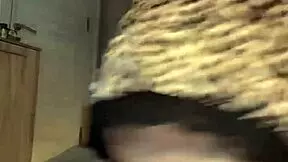 Amateur teen with big ass squirts and gets fucked in close up