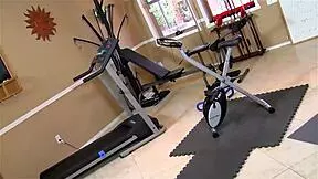 Slutty Teen Sasha Works Out At Gym