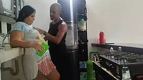 Mi Cu�ado Llega A Casa Me Seduce Y Terminamos Follando Dej�ndome Toda La Vagina Llena De Semen