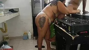 Mi Cu�ado Llega A Casa Me Seduce Y Terminamos Follando Dej�ndome Toda La Vagina Llena De Semen