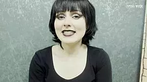 hey, wanna fuck my pink pussy like horny goth mavis dracula and cum on my feet?