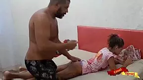 Novinha mascarada dando cu por dinheiro