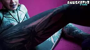 Hey, check out this tattooed girl stretching her asshole with toys and plugs! 😜