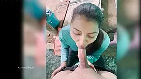 Zaplatil som tejto mladej 18+ kolumbijskej farmárke, aby mi cucala kurca za peniaze