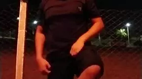Fui no Campo de Futebol Levar Gozada na Cara e Quase Fui Pego Gozando