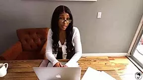 Pravi, oblizala bom tvoj rit, da obdržim službo, Olivia Jay