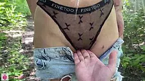 She flashed her natural tits and ass in glasses while out in the forest 🌿