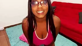 Madrastra milf folla hijo nerd virgen para probar vagina por primera vez 😏