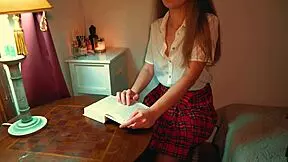 Tease her shaved pussy to orgasm with a vibrator in this homemade solo