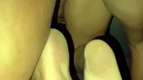 Brasilian 18+ nörtti nai ryhmän kavereiden kanssa kaikkien nähden