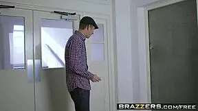 Brazzers - Fucking the Invisible Man with Michelle Thorne Feels Insane