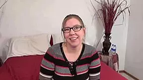 desperate amateurs crimson pearl, savanna kate, and lexi explore bedroom adventures