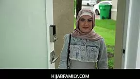 veronica valentine in hijab gets a deepthroat blowjob from peter green during cleaning