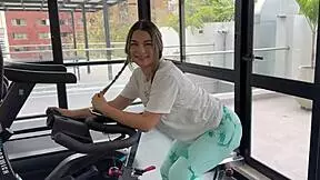 I convinced a stranger at the gym to creampie my hairy pussy