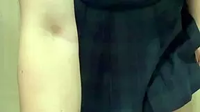 男子にザーメンや小便かけられた臭うスクール水着を着させられる スク水にピカピカ光るアナルプラグ挿入