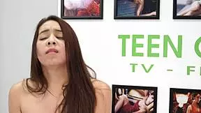 ¿Viste a esa joven real recibir lamida de coño y follada dura en casting?