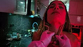 टेरिफायर हेलोवीन रात को नतालिया अल्वाराडो को बांग करता है!