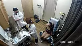 Блэр Селест выдерживает интенсивные бдсм сессии как корпоративная рабыня с татуировками и бритой пиздой