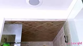 Videl sem ljubko 18+ 18+ rjavolasko pod tušem