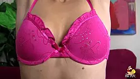 Lexi Bloom Nikmati Barang Besar