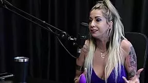 tinha uma competição quente com julia fontanelli on sheer red!