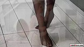 Big tits 19yo mary bambola gives footjob