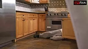 slutty stepdaughter sucks off stuck stepdad