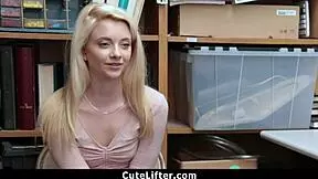 翘臀18岁嫩妹办公室挨警官内射惩罚