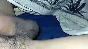 eyaculando leche caliente 22 centímetros brotado en pussy húmeda y cremosa