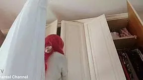 upskirt i pull up mini skirt! 😏