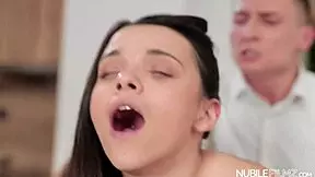 Ohana baszva van a férje által?