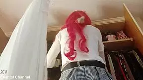 upskirt i pull up mini skirt! 😏