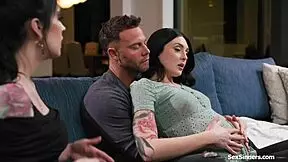 Kalau Jujur, Aku Suka Kamu Main Sama Suamiku